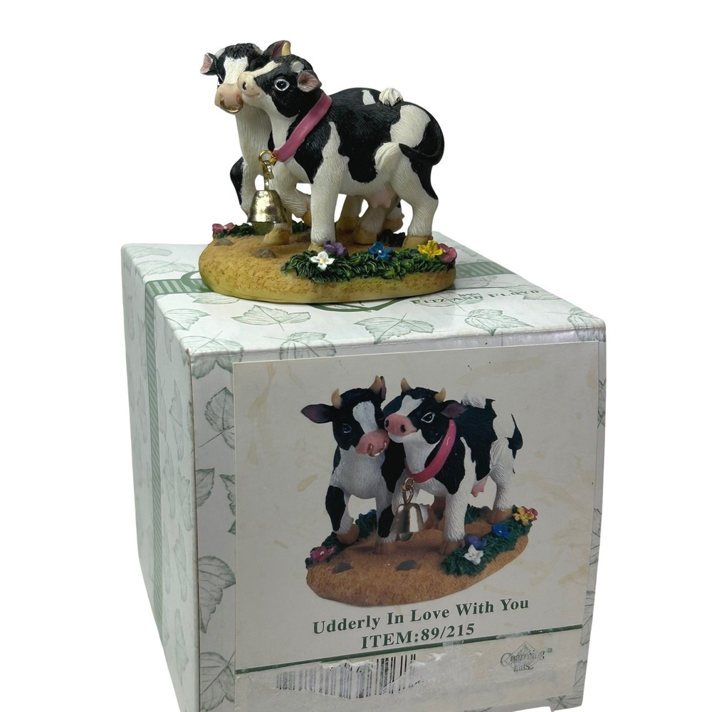 Fitz and Floyd Charming Tails Udderly In Love With You Cow Figurine 89/215 -Chip